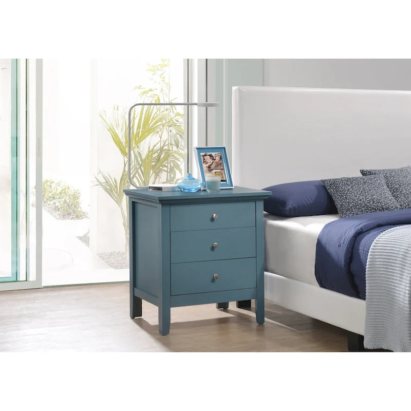 Hammond 3-Drawer Nightstand (26. H x 24. W x 18. D)